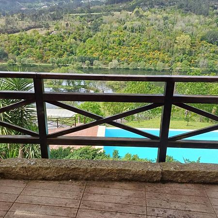 Villa Casa antiga de pedra com piscina e vista rio Amarante Esterno foto