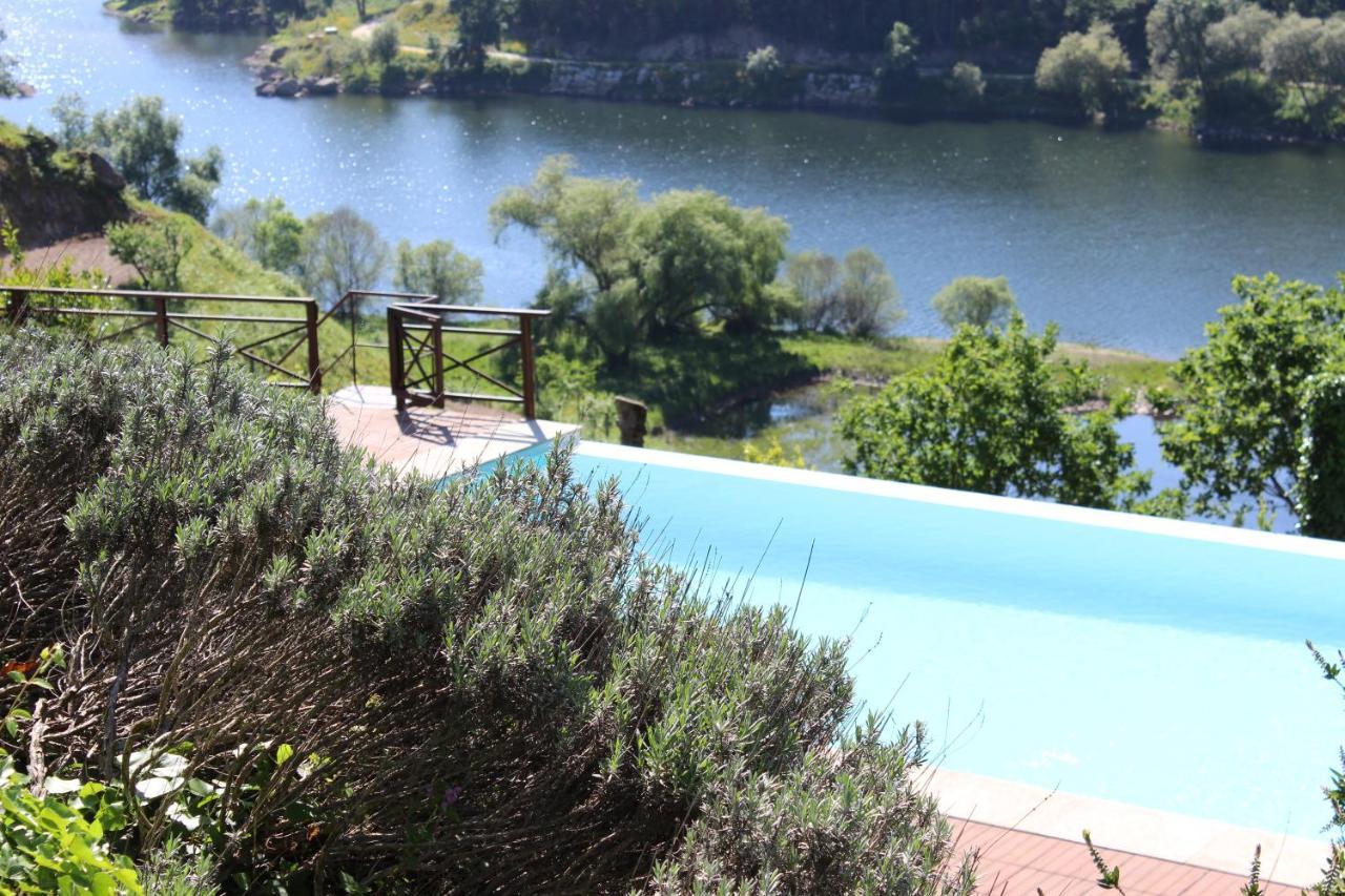 Villa Casa antiga de pedra com piscina e vista rio Amarante Esterno foto