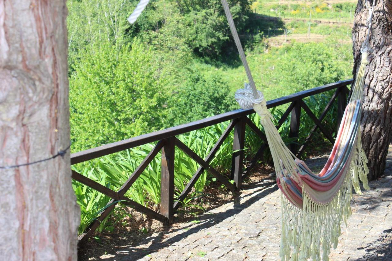 Villa Casa antiga de pedra com piscina e vista rio Amarante Esterno foto