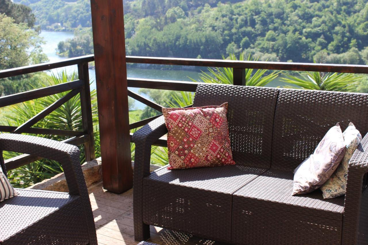 Villa Casa antiga de pedra com piscina e vista rio Amarante Esterno foto
