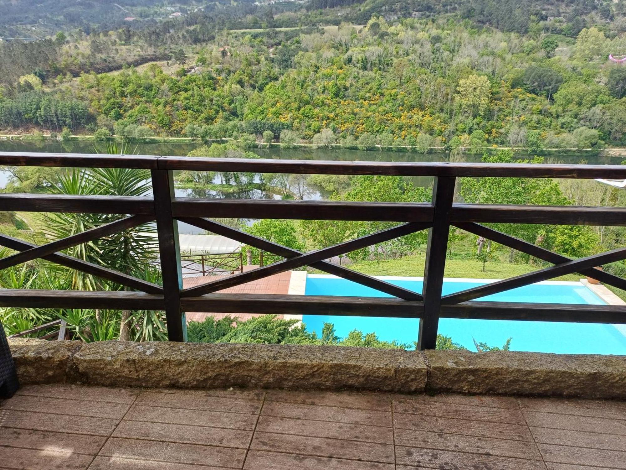 Villa Casa antiga de pedra com piscina e vista rio Amarante Esterno foto