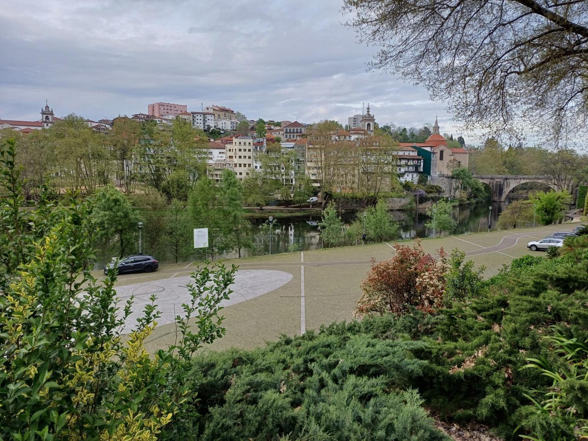 Villa Casa antiga de pedra com piscina e vista rio Amarante Esterno foto